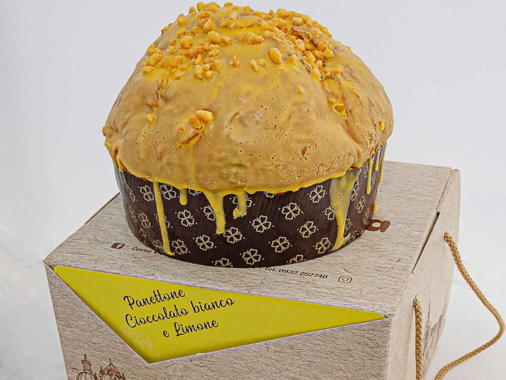 Panettone artigianale Cioccolato Bianco e Limone di Gelatilandia